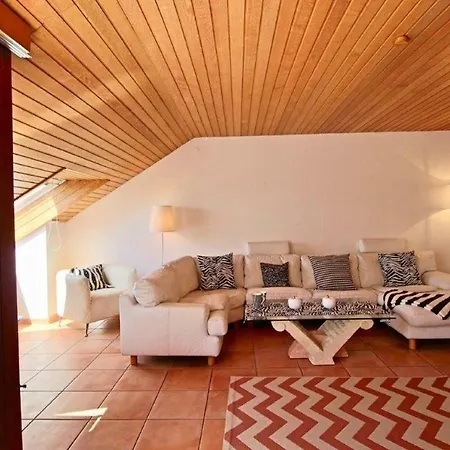 Mit Seeblick Und Dachterrasse In אוברלינגן