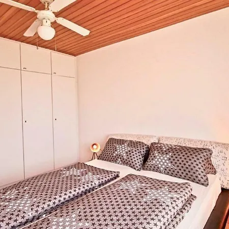 Mit Seeblick Und Dachterrasse In *