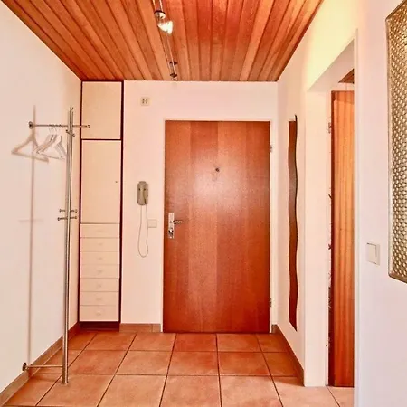 Mit Seeblick Und Dachterrasse In *